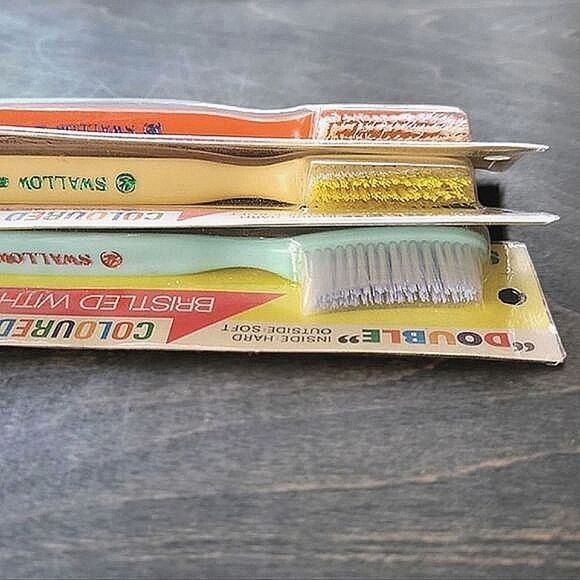 Lot of 3 | Vtg toothbrushes with long bristle bed - Picture 3 of 9
